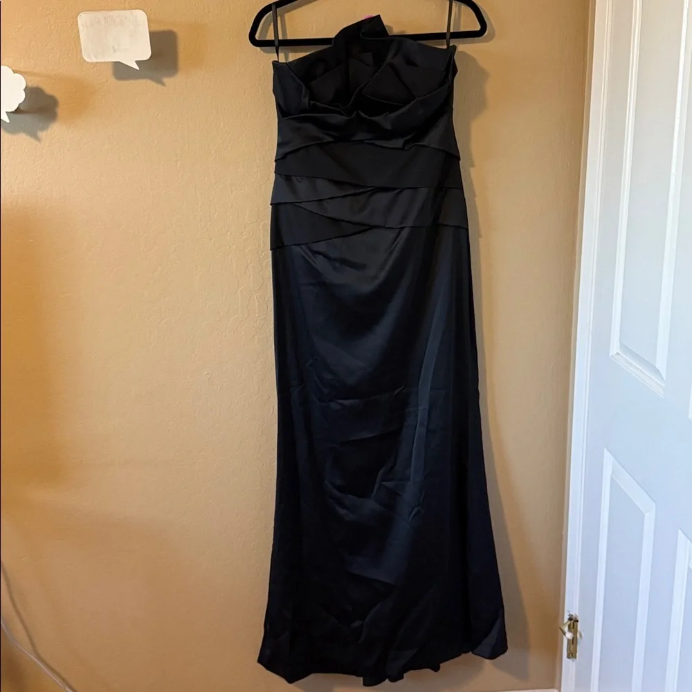 petite wedding dress Minimalist Short Sleeve EU40 Please note live:11-7-25 Prom Dress David's Bridal Color:As picture